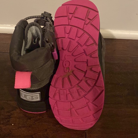 Toddler girl Ugg boots size 12, Grey, black highlights of pink - Picture 4 of 5